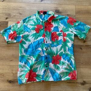 Men's Short-Sleeve Tropical Floral Button-Down Shirt - one button missing